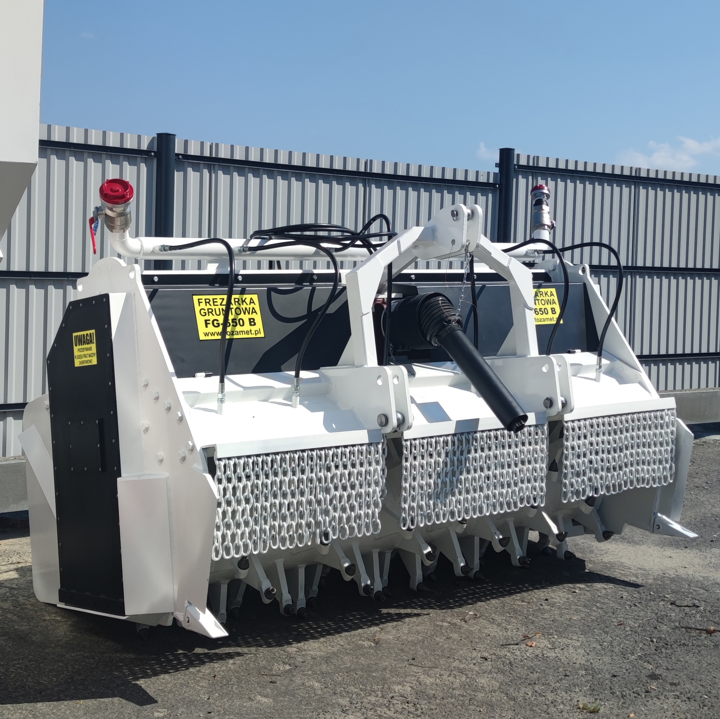 Stabilizator gruntu doczepny FG-650B TOZAMET z systemem nawodnienia