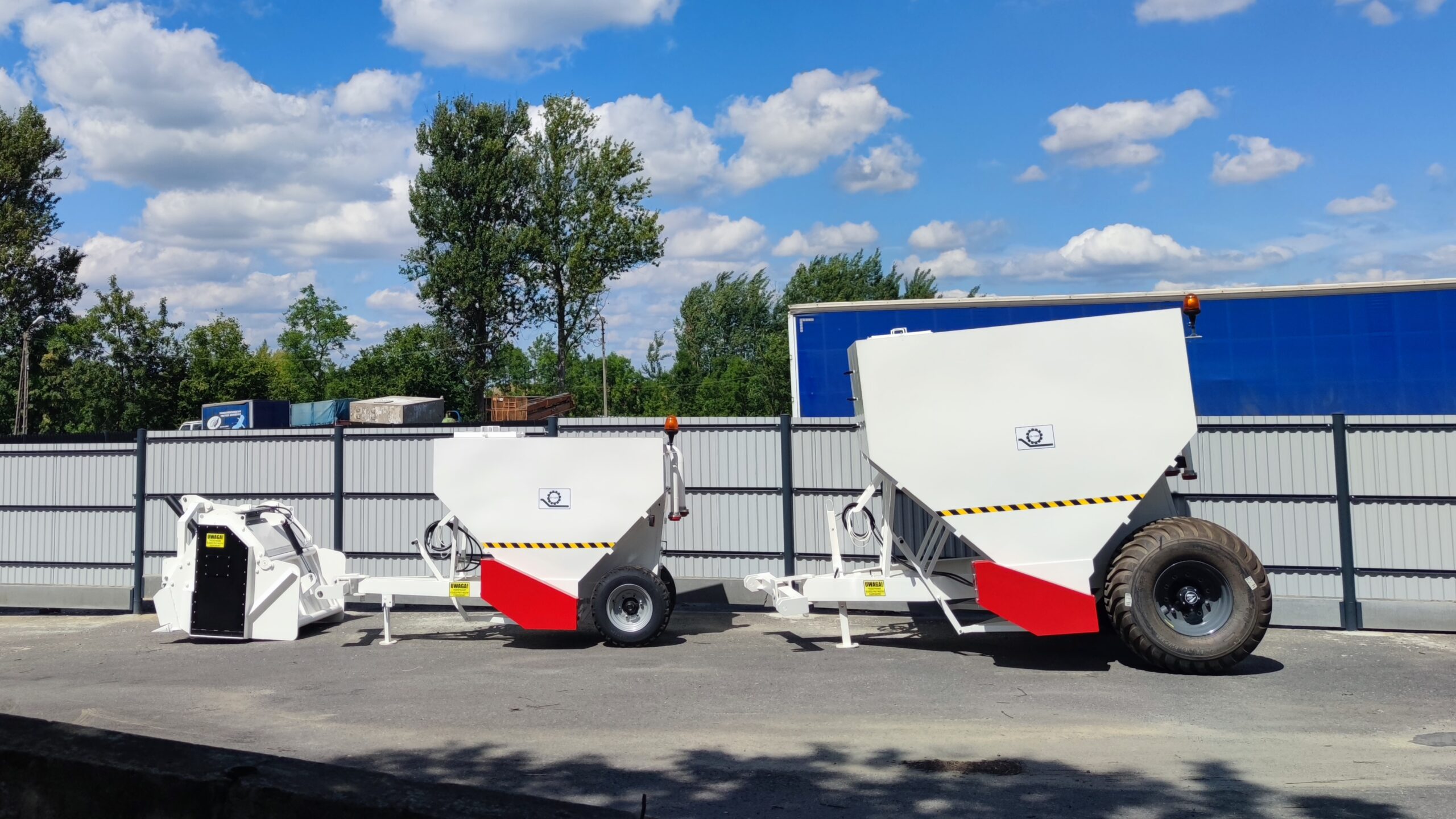 maszyny do stabilizacji gruntu TOZAMET - stabilizator rozsiewacz spoiw